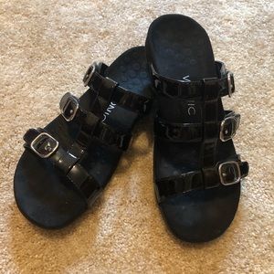 Vionic black sandal size 7